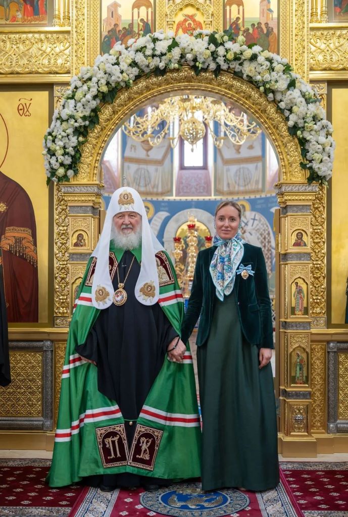 Святейший Патриарх Кирилл наградил Председателя СПЖ Астраханской области орденом Русской Православной Церкви