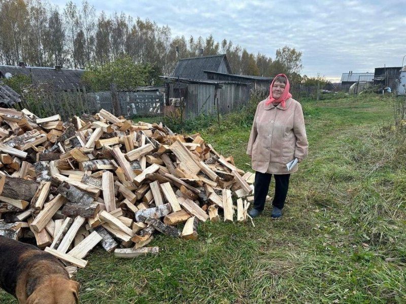 Тепло для смоленских деревень: адресная помощь пенсионерам