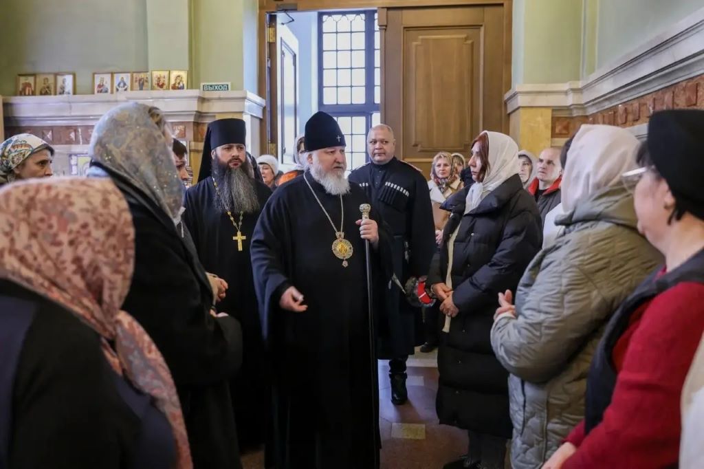 Слова поддержки и молитва: В Казанском соборе Ставрополя прошла встреча с семьями героев СВО