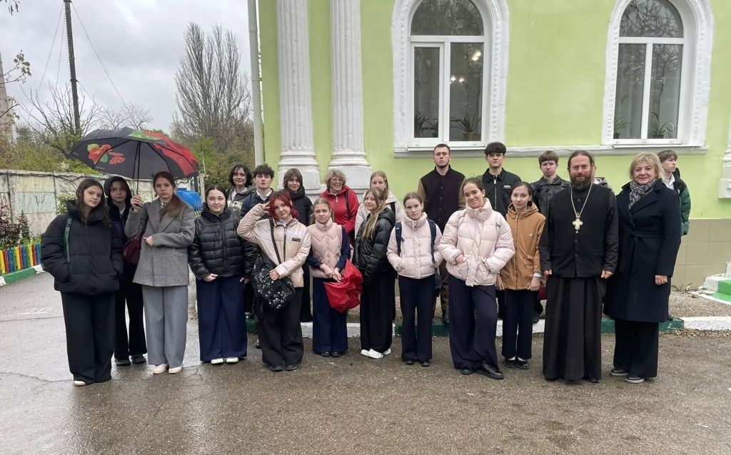 Искреннее общение и взаимные подарки: встреча в Реабилитационном центре (Республика Крым)