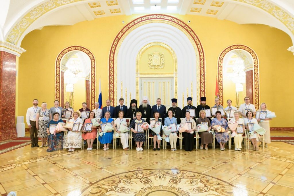 «За нравственный подвиг учителя»: педагоги Чувашии формируют будущее