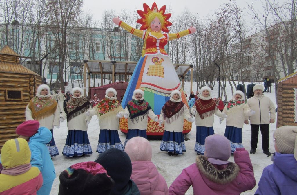 Народные забавы и семейные радости в Коле (Мурманская область)