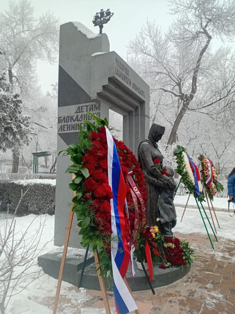 Личные истории, общая память: подвиг блокадного Ленинграда почтили в Армении