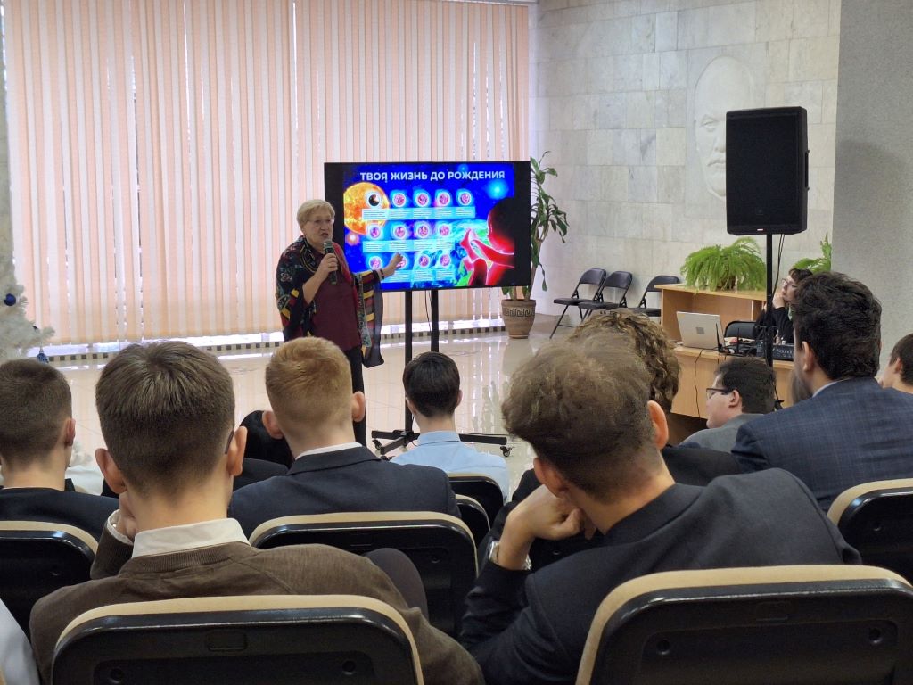 Дар жизни: ульяновские школьники встретились с педагогом-просветителем из Кузбасса