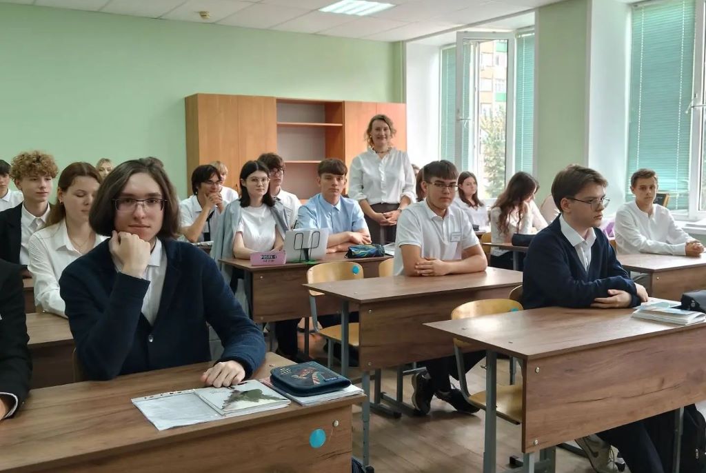 За чистоту отношений: Старшеклассники включились в диалог о будущем (Оренбургская область)