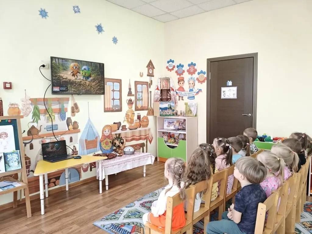 Добрые слова вместо колючек (Республика Крым)