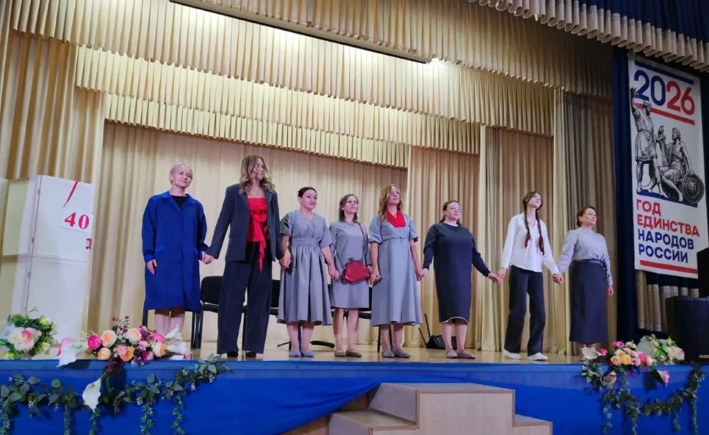 В Зауралье спектакль, посвящённый теме материнства и отказа от абортов, показали подросткам с непростой историей жизни