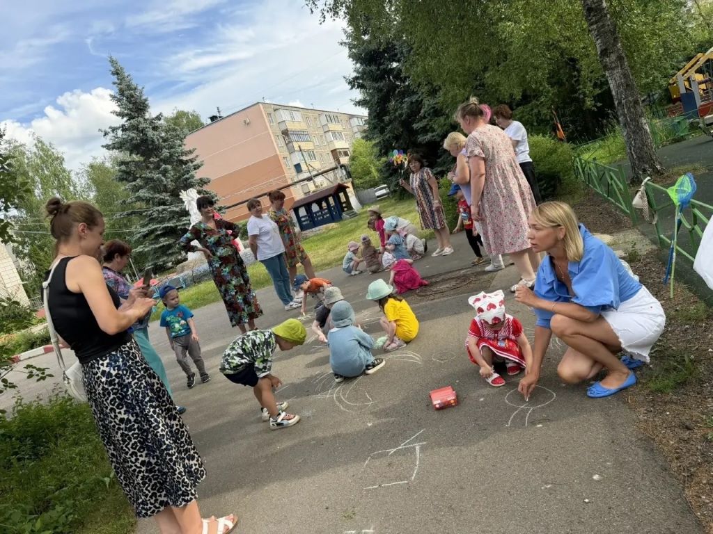 Чужих детей не бывает: День, проведённый в Доме малютки (Костромская область)