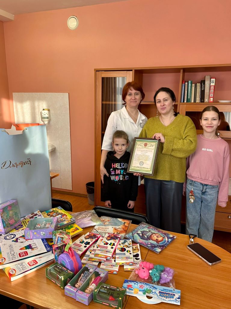 Псковичи собрали «Коробку храбрости» для маленьких пациентов