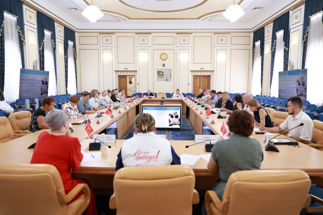 Поддержка рождаемости и многодетности: стратегическая сессия в Кургане