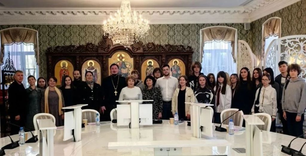 В Белгороде прошёл круглый стол «Крестовоздвижение. Духовное наследие»
